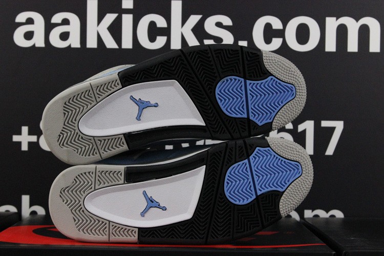 Air Jordans 4 Retro ‘University Blue’ CT8527-400